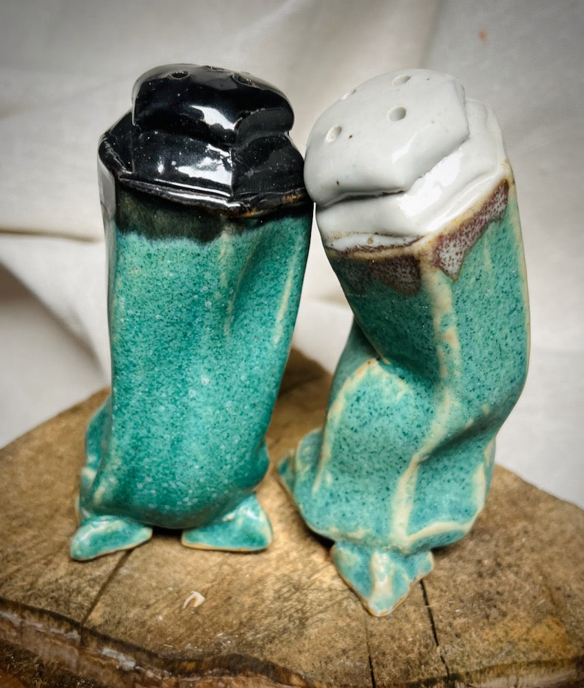 What Goes Up Salt and Pepper Set -Green 4